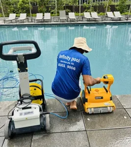 Swimming-Pool-Cleaning-Maintenance