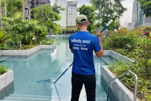 Swimming Pool Cleaning Maintenance Services